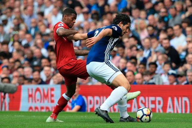 持防守反击 持防守反击